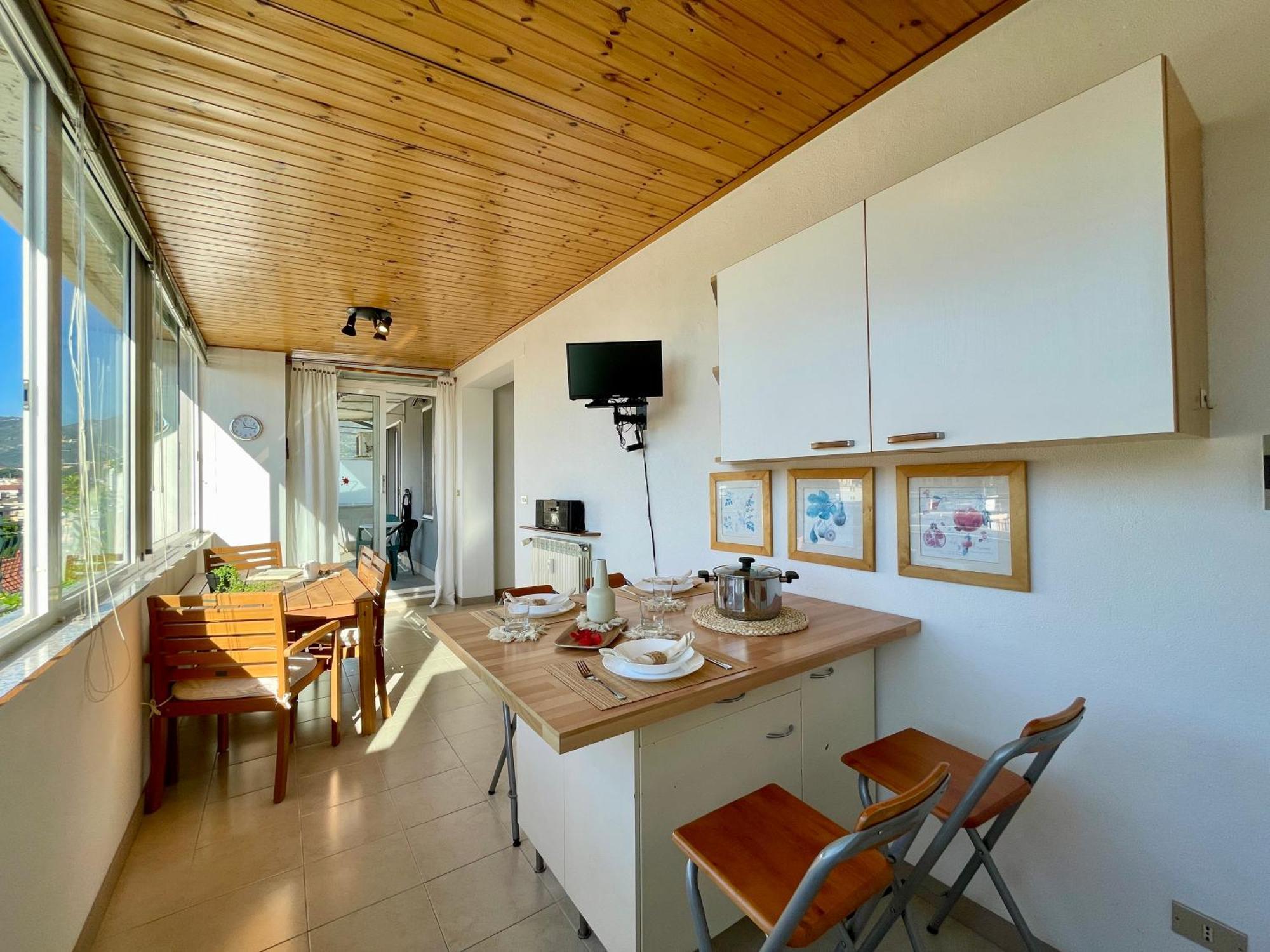 50 Mt Dalle Spiagge, Attico Vista Mare Loano