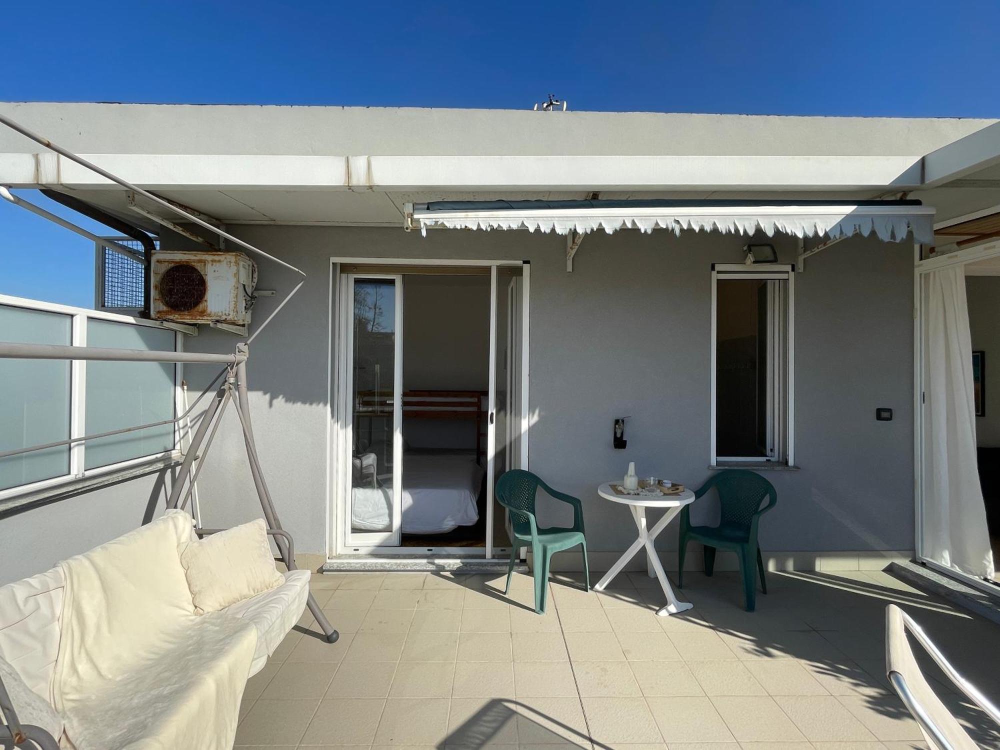 50 Mt Dalle Spiagge, Attico Vista Mare